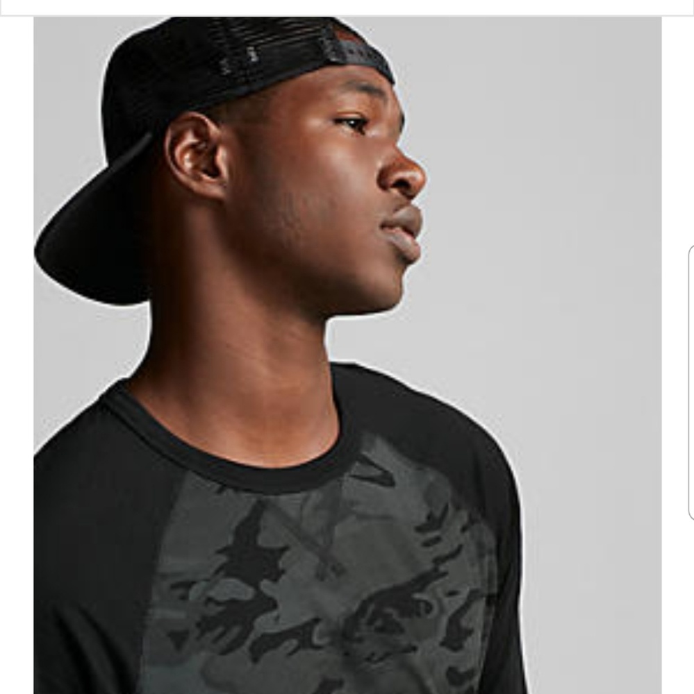 Express Mens XL Camo Tee - 3/4 length sleeves